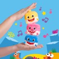 Baby-Shark-Cube-Maskotka-Pinkfong-rodzinka-z-nutkami.jpg
