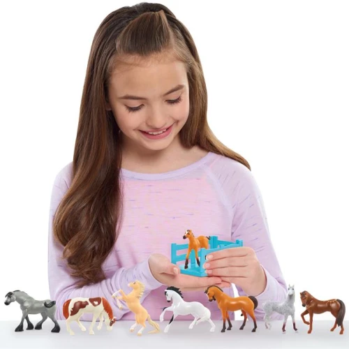 Mustang-Duch-wolnosci-Kolekcjonerskie-mini-figurki-z-dziewczynka.jpg